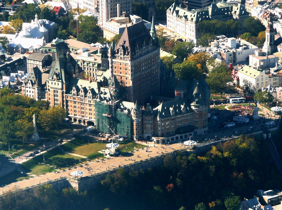 Château Frontenac vu en avion, Quebec City, Canada, 2013