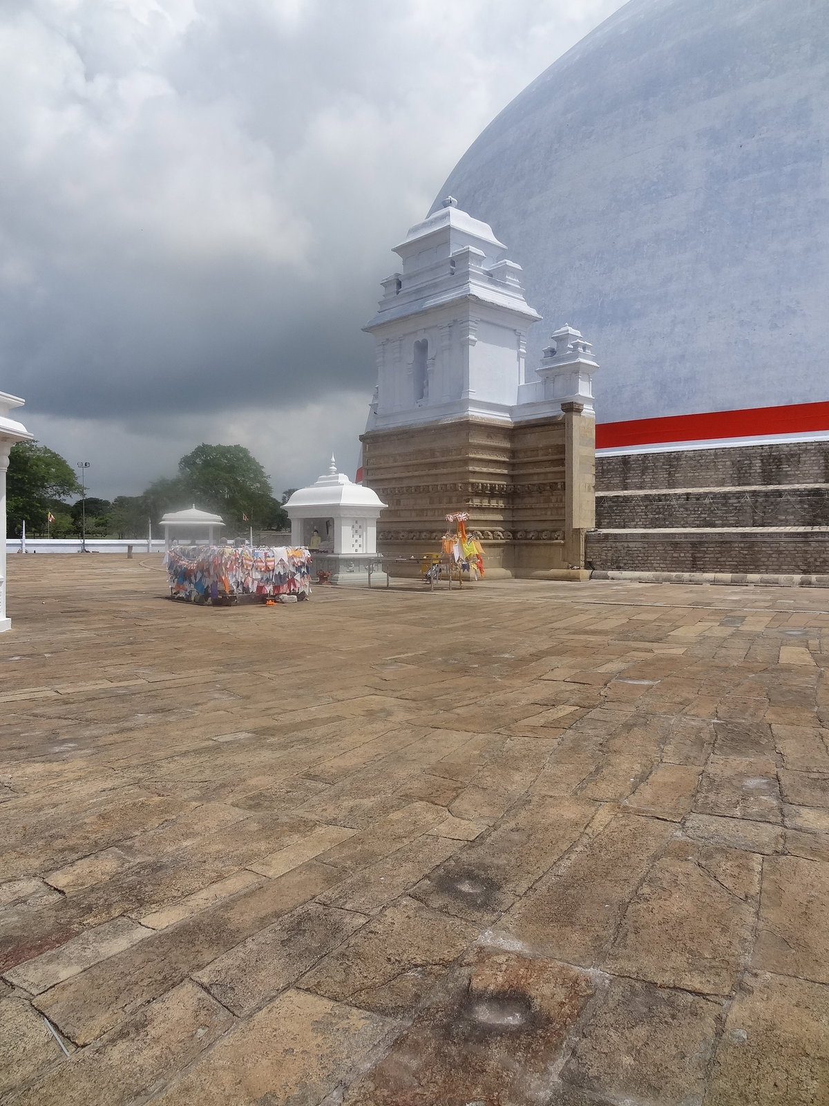 Ruwanwelisaya Stupa 12, Anuradhapura, Sri Lanka, 2013