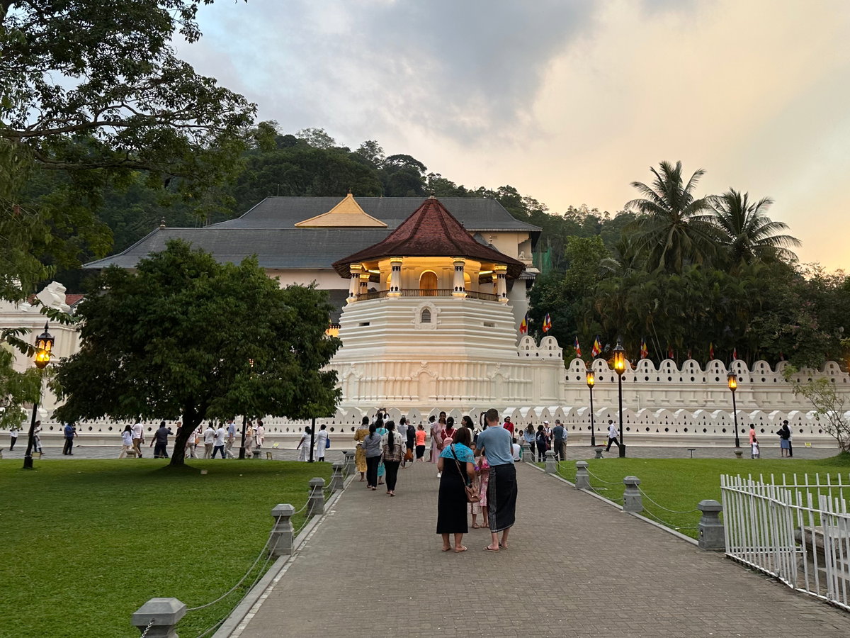 Temple de la Dent, Kandy, Sri Lanka, 2023