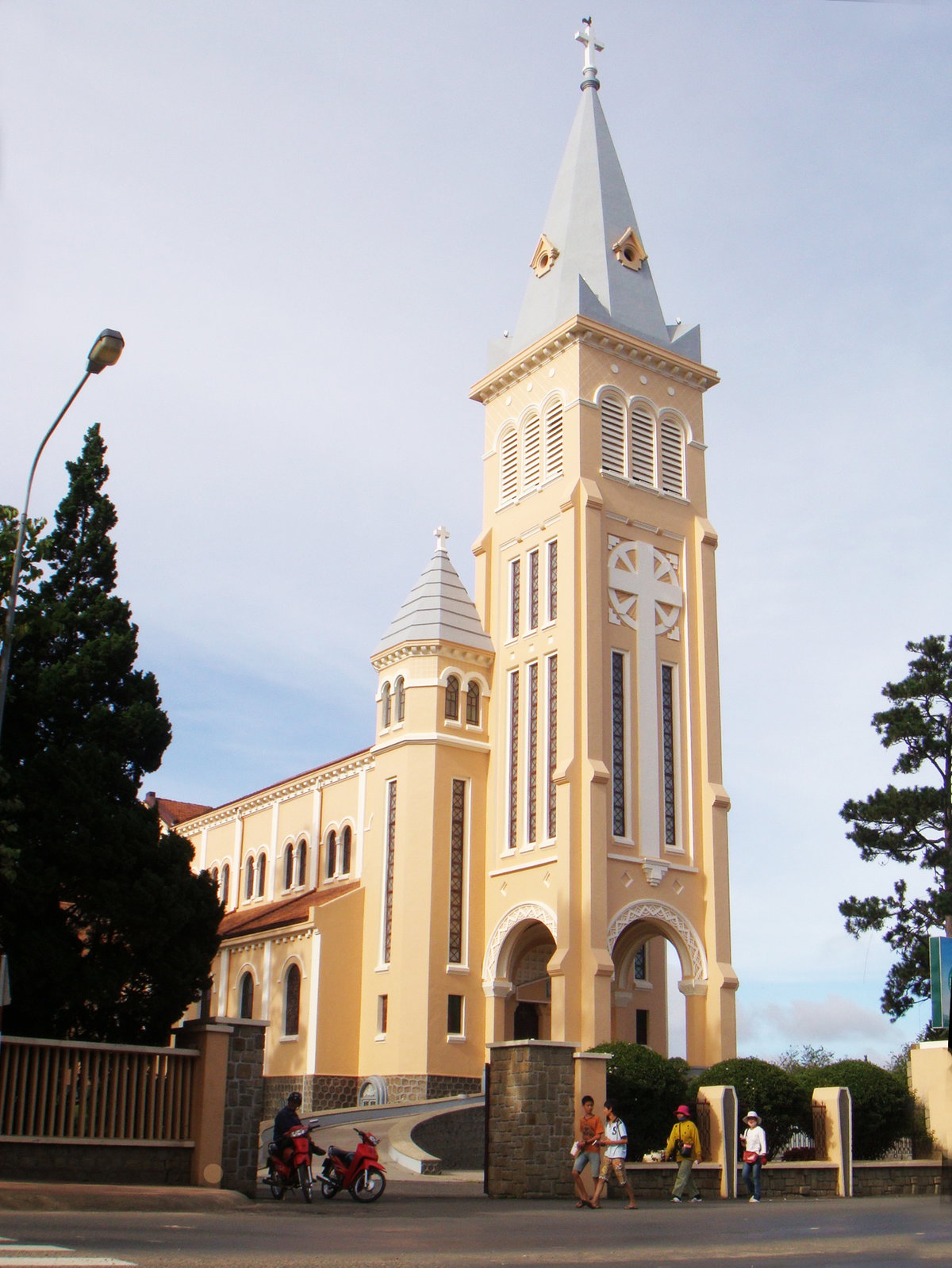 Church of Chicken in Da Lat, Vietnam, Da Lat, Vietnam, 2010