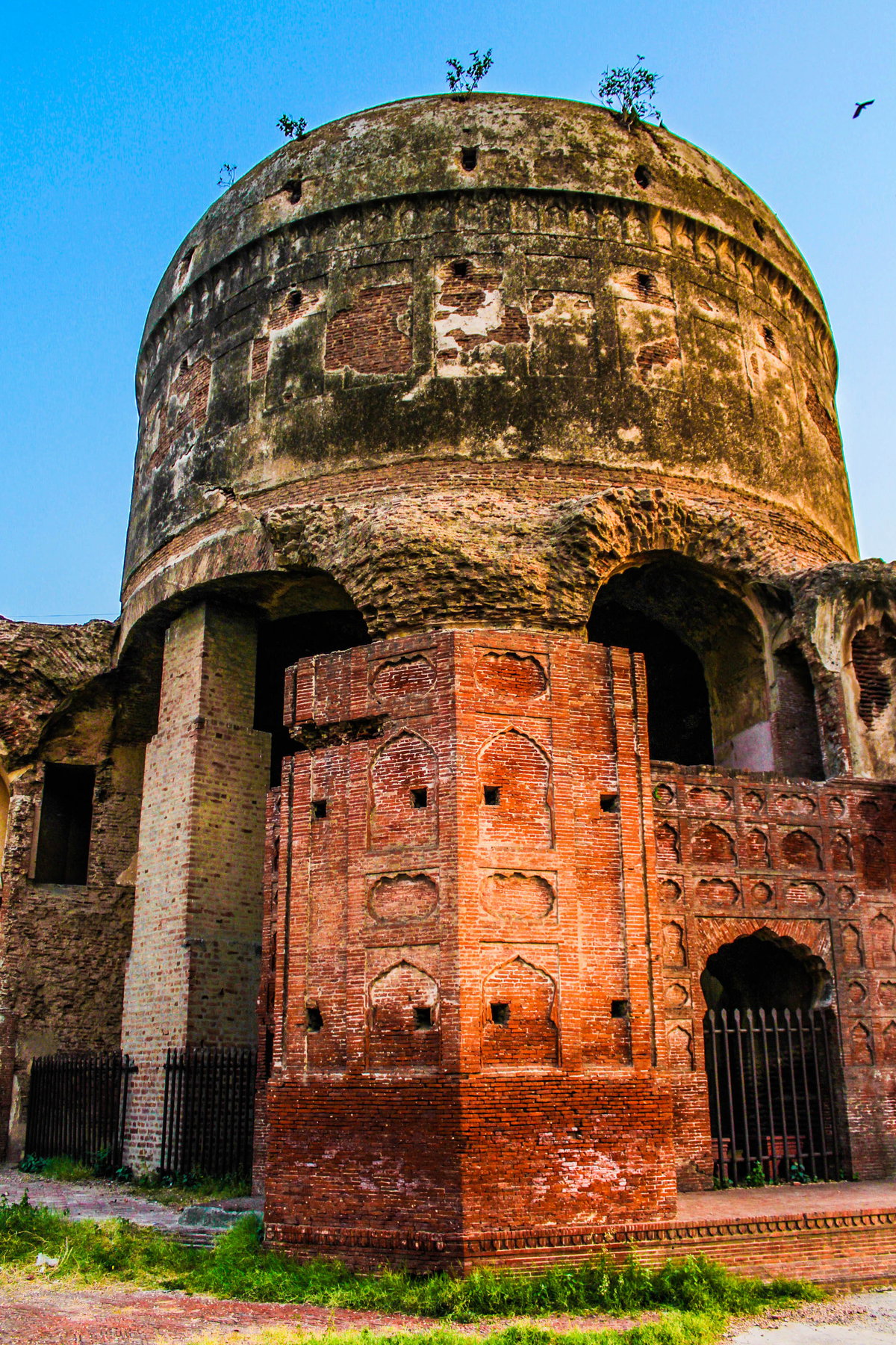 Tomb Khan Jahan, Lahore, Pakistan, 2015