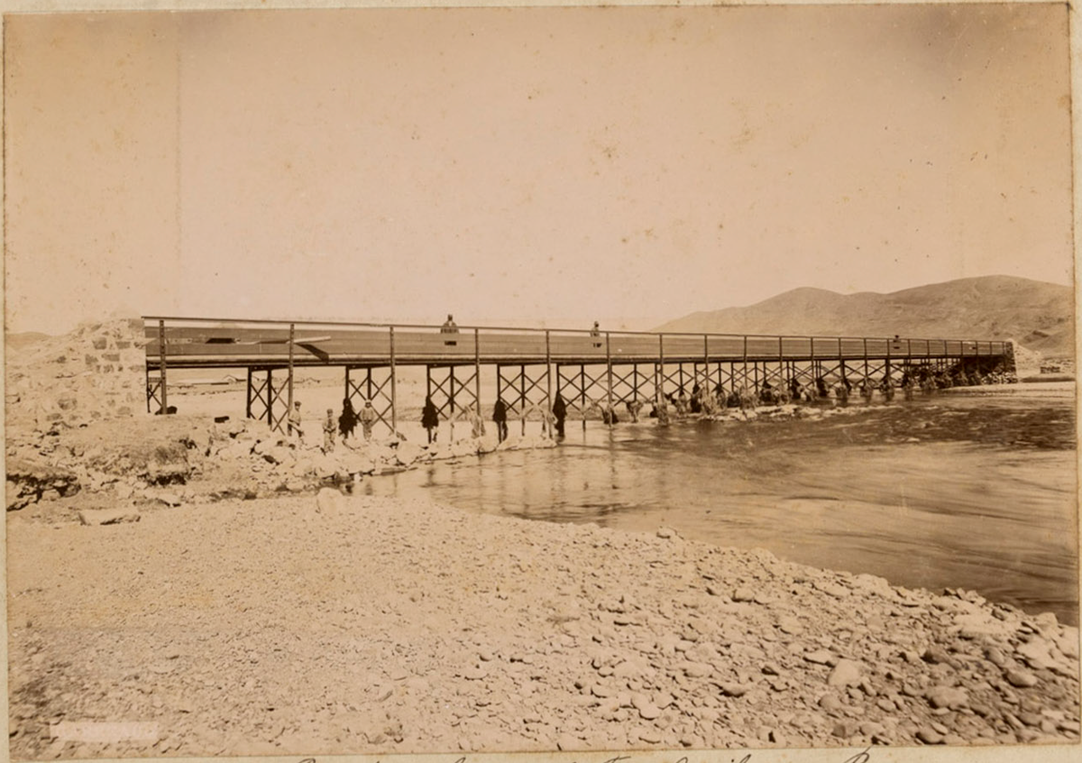N° 301. Arequipa, Puente de hierro del Ferro-Carril a Puno, Arequipa, Peru, 1900