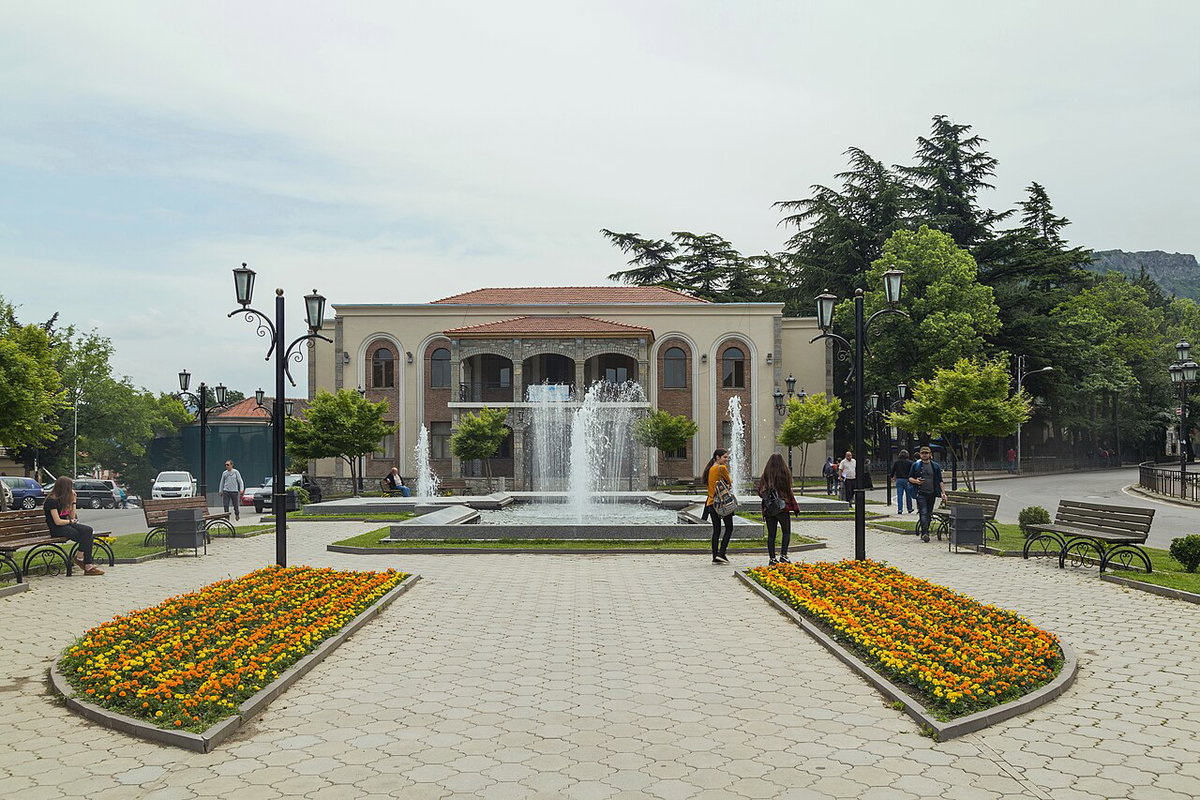 Mccheta, Plac z fontanną, Mtskheta, Georgia, 2016