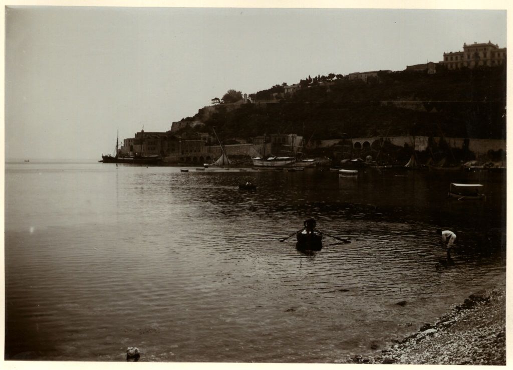 EU: PORTO DI MONACO. MONACO, IL PORTO VISTO DALLA SPIAGGIA (1901), Monaco, Monaco, 1901