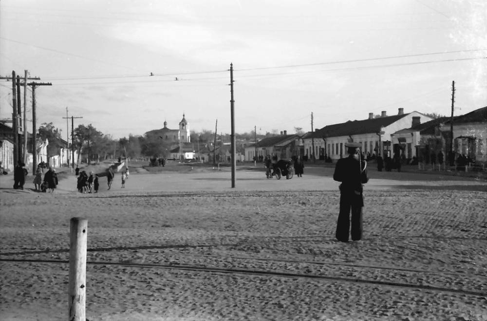 EU: Chisinau: Straße mit Polizist (1942), Chisinau, Moldova, 1942