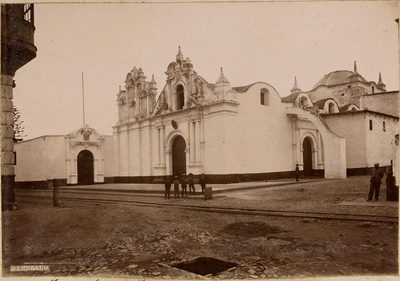 N° 439. Trujillo. Vista de la Yglesía y de la Universidad, Trujillo, 1900