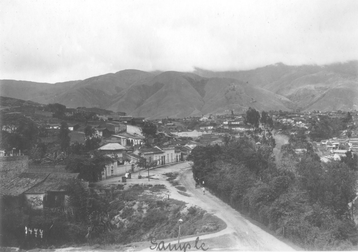 EU: Caracas (Venezuela). View over the city onto a mountain range (1915), Caracas, Venezuela, 1915