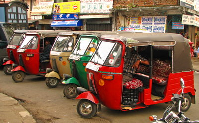 Sri Lanka - 077 - Tuk-tuks waiting for fares in Kandy, Kandy, 2007