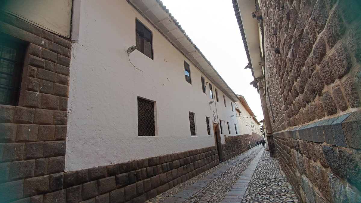 Calle Loreto N° 125 (fachada), núcleo histórico, Cusco, Peru, 2023