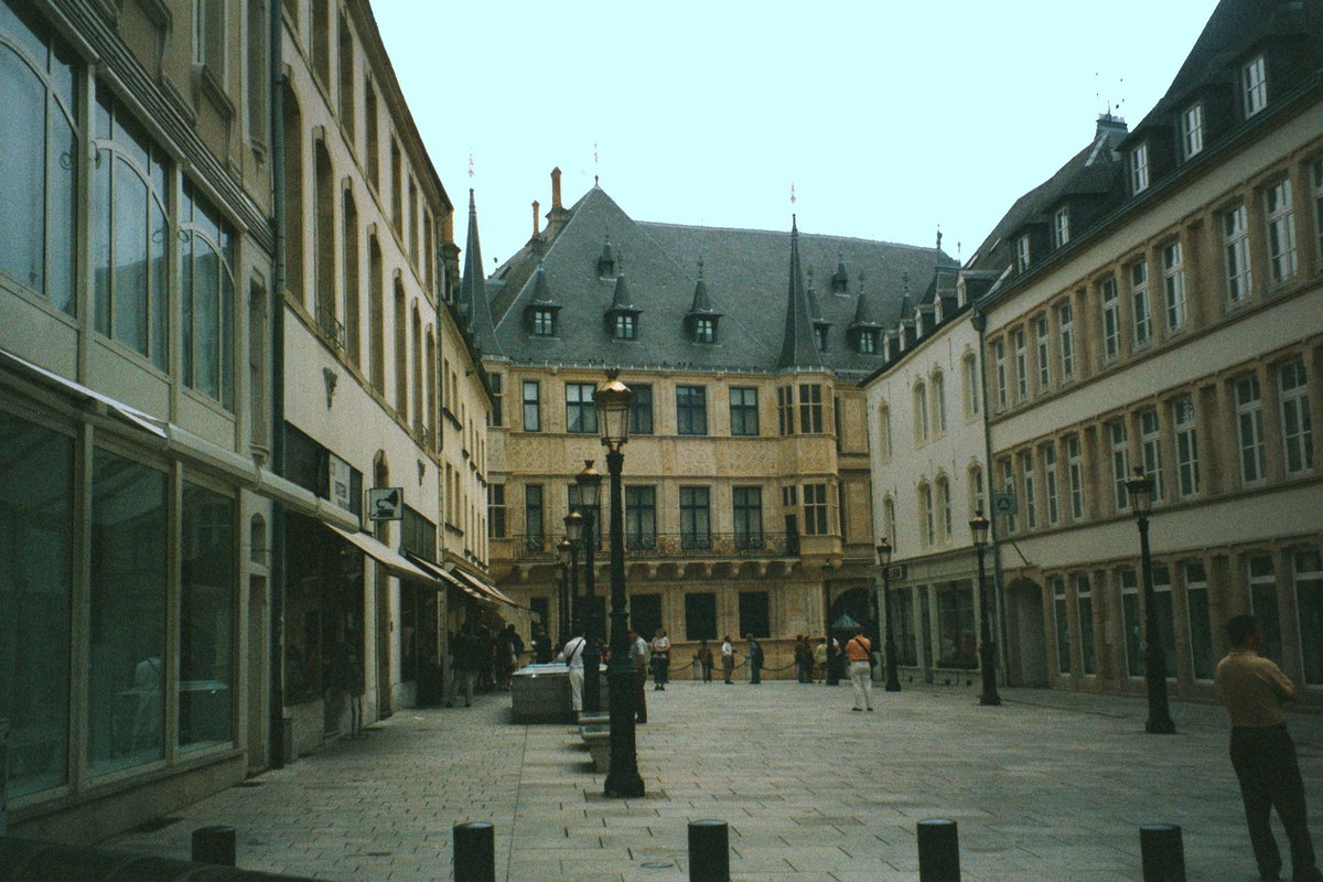 Luxemburg, the Rue de la Reine, Luxembourg City, Luxembourg, 2002