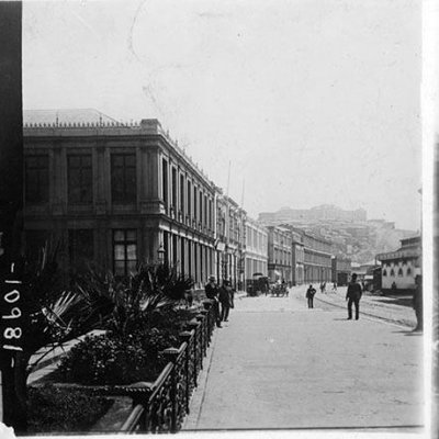 Valparaíso, street toward the Aduana (customs house), Valparaíso, 1890