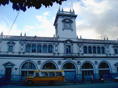 Fachada de la antigua estación de trenes, La Paz, 2011