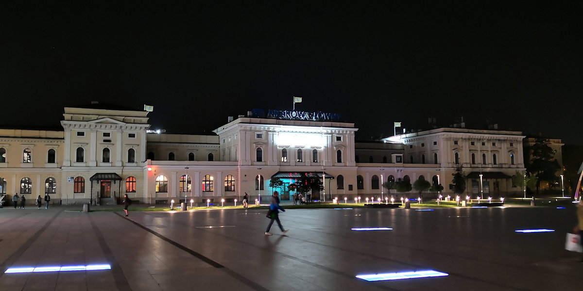 Budynek dworca PKP w Krakowie, Kraków, Poland, 2018