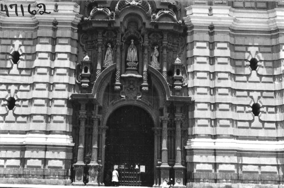 La Iglesia y Convento de San Francisco, Lima, Peru, 1923