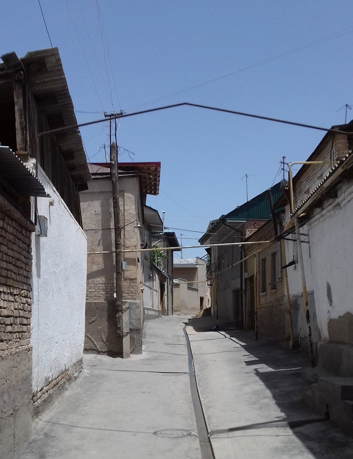 Street in Mahalla in Samarkand, Samarkand, Uzbekistan, 2018