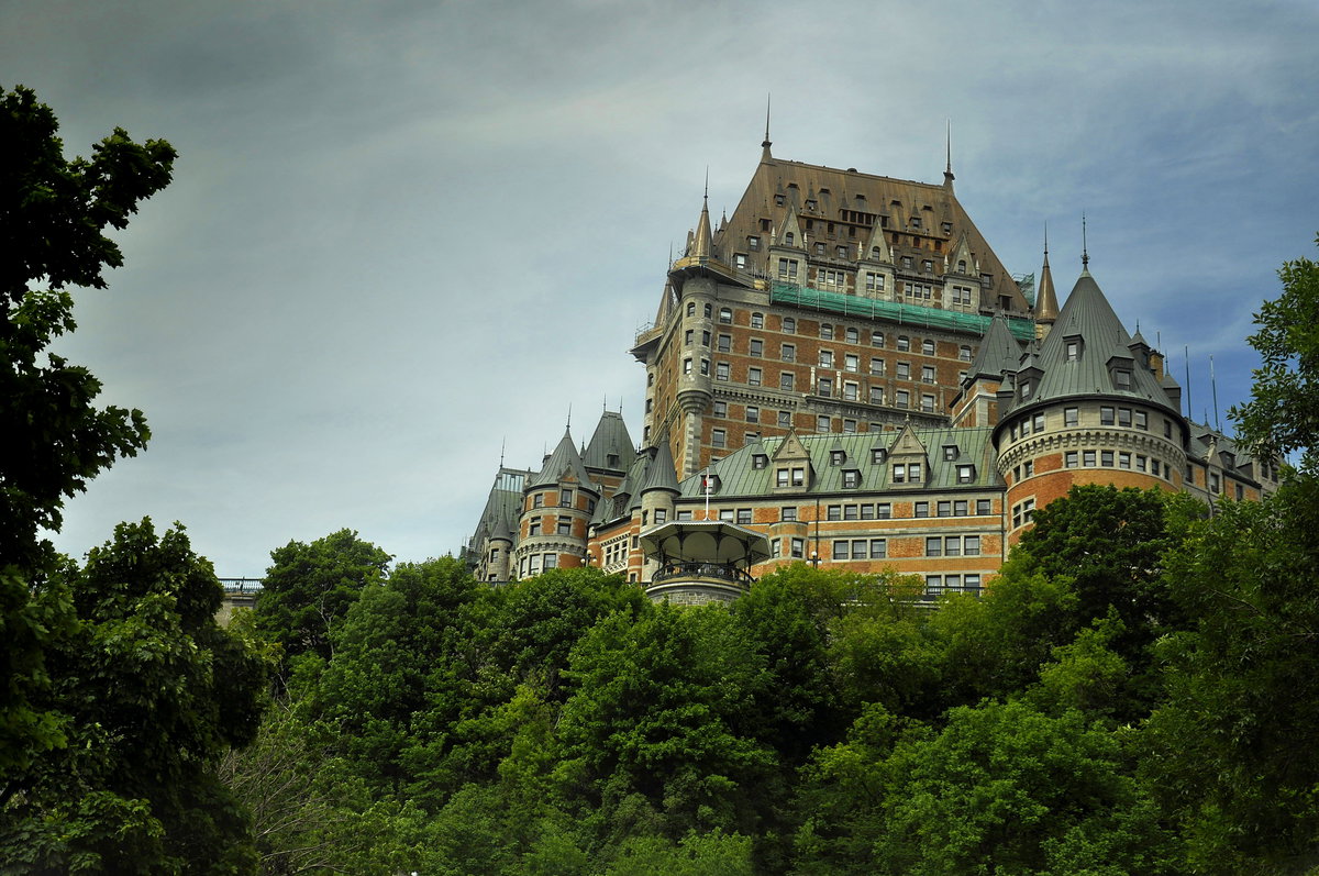 Chateau Frontenac vu depuis Petit Champlain, Quebec City, Canada, 2012