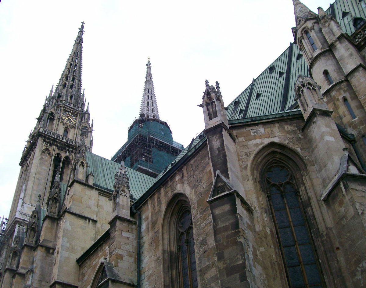 Zagrebacka katedrala straznja strana, Zagreb, Croatia, 2008
