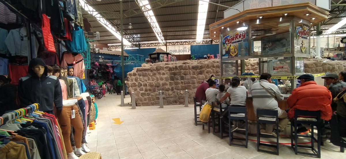Sitio arqueológico mercado El Molino 01, Cusco, Peru, 2021